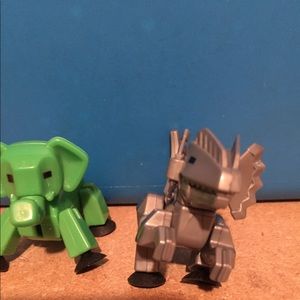 Elephant and dinosaur stikbot